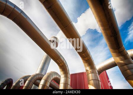 Teil der geothermischen Anlage, die Wasser aus dem Dampf, bevor es in die Turbinen an der Krafla Geothermie-Kraftwerke in der Nähe Myvatn, Island, September 2010 eingezogen wird. Stockfoto