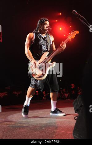 Mailand, Italien, 22. Mai 2009: Metallica World Magnetic Tour '09, live Konzert im Forum von Assago: Robert Trujillo am Bass Stockfoto