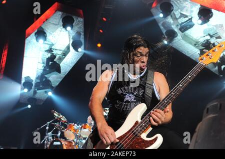 Mailand, Italien, 22. Mai 2009: Metallica World Magnetic Tour '09, live Konzert im Forum von Assago: Robert Trujillo am Bass Stockfoto