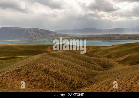 Toktogul Stausee, Stausee in das Gebiet der toktogul Bezirk der Jalal-Abad region Kirgisistan, der größten Stauseen in Zentralasien Stockfoto