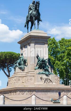 Das dem Giuseppe Garibaldi gewidmete Reiterdenkmal auf dem Janiculum-Hügel in Rom, Italien. Stockfoto