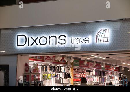 Dixons Travel Shop / Airside Retail Store am Gatwick Airport North Terminal. London. GROSSBRITANNIEN. (115) Stockfoto