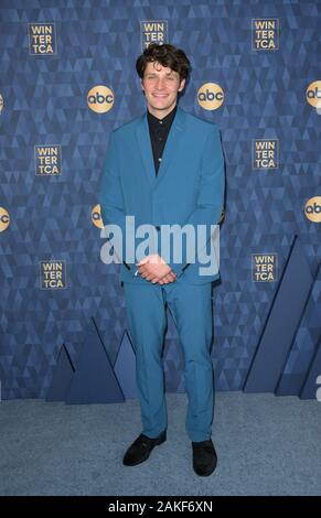 Passadena, Ca. 8 Jan, 2020. Brett Dier, an das ABC des Fernsehens Winter Presse Tour 2020 im Langham Huntington in Pasadena am 8. Januar 2020. Credit: Faye Sadou/Medien Punch/Alamy leben Nachrichten Stockfoto