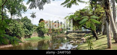 Fluss in morrentes Brasil in einem sonnigen Szene Stockfoto