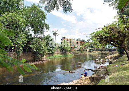 Fluss in morrentes Brasil in einem sonnigen Szene Stockfoto