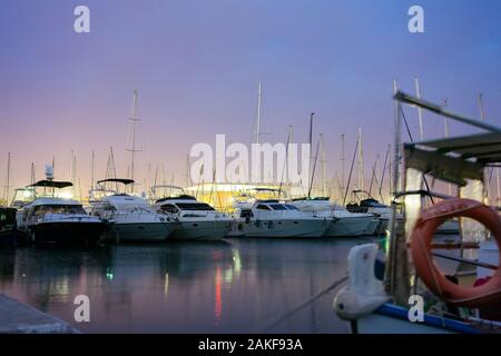 Athen, Griechenland - Dec 21, 2019: Marina von Flisvos in Athen, Griechenland Stockfoto