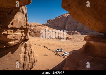 Offroad Fahrzeug in Wadi Rum Wüste, Jordanien Stockfoto