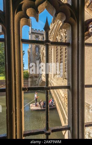 Großbritannien, England, Cambridgeshire, Cambridge, Fluss Cam, St. John's College, Seufzerbrücke Stockfoto