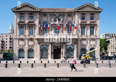 MARSEILLE, Frankreich - 17. MAI 2015: Ein Blick auf die Fassade des Hotel de Ville, das Rathaus, die von Marseille, Frankreich, in Le Panier Quartier Stockfoto