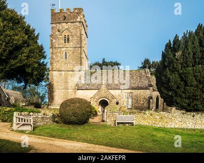 Eine typisch englische Land Kirche in der Gloucestershire Dorf Hampnet. Stockfoto