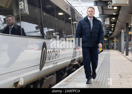 Verkehrsminister Grant Shapps visits Bahnhof Leeds, wie es bekannt ist, dass die Nördliche Rail Franchise wird nur in der Lage sein, für eine Reihe von Monaten fortsetzen. Stockfoto