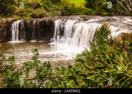 Lange Exposition, bei Haruru Falls, Northland, North Island, Neuseeland Stockfoto