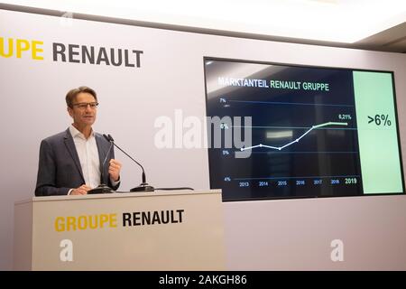 Düsseldorf, Deutschland. 08 Jan, 2020. Uwe HOCHGESCHURTZ, Manager, Vorstandsvorsitzender der Renault Deutschland AG, während seiner Rede zur Bilanzpressekonferenz der Renault Deutschland AG in Düsseldorf, 8. Januar 2020. Â | Nutzung der weltweiten Kredit: dpa/Alamy leben Nachrichten Stockfoto