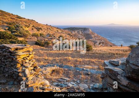 Griechenland, Kykladen Inseln, Insel Andros, Landschaft aus dem Wanderweg Nr. 7 nach Zagora archäologische Stätte Stockfoto