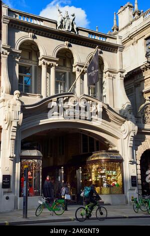 Vereinigtes Königreich, London, Mayfair, Burlington Arcade, eine überdachte Einkaufspassage, die hinter der Bond Street von Piccadilly bis hin zu Burlington Gardens läuft Stockfoto