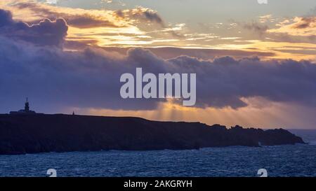 Frankreich, Finistere, Iroise, Cap Sizun, der Pointe du Raz von der Baie des Trépassés, Große nationale Site gesehen Stockfoto