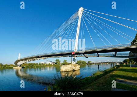 Frankreich, Bas Rhin, zwischen Straßburg und Kehl in Deutschland, der Garten von zwei Flüssen, dem Rhein, der mimram Brücke, die die beiden Teile des Gartens Stockfoto