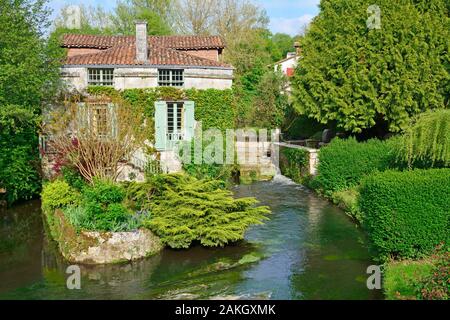 Frankreich, Dordogne, Perigord Vert, Bourdeilles, seigneurial Mühle (17. Jh.) auf dem Fluss Dronne Stockfoto