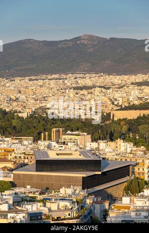 Griechenland, Athen, Panoramablick über die Stadt von der Anhöhe der Musen oder Philopappos Hügel der Akropolis Museum Stockfoto