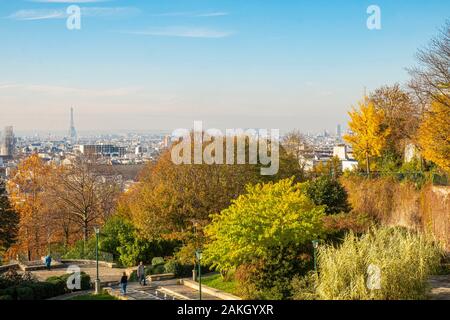 Frankreich, Paris, Belleville Park im Herbst Stockfoto