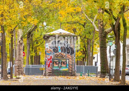 Frankreich, Paris, Rue de Charonne, die Allee im Herbst Stockfoto