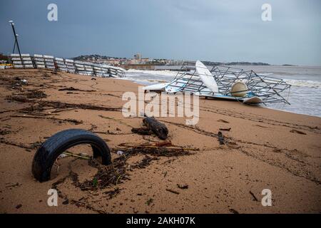 Frankreich, Var, Fréjus, Müll am Meer abgelagert an der Küste von Fréjus Strand nach dem schlechten Wetter der Mediterranen Episode vom 23. November 2019 Stockfoto