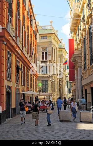 Italien, Ligurien, Genua, Via Garibaldi, Palazzi delle Strade Nuove, Fassade des Palazzo Rosso und Palazzo Bianco sind Teil der Palazzi dei Rolli 42 als Weltkulturerbe der UNESCO Stockfoto