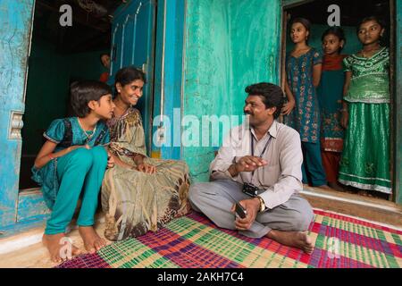 Bildunterschrift: Sammeln der Daten. Mobilität Indien und CBM mit Aptivate eingegangen, um eine einfache Sammlung von wichtigen Projekt-relevanten da zu entwickeln. Stockfoto