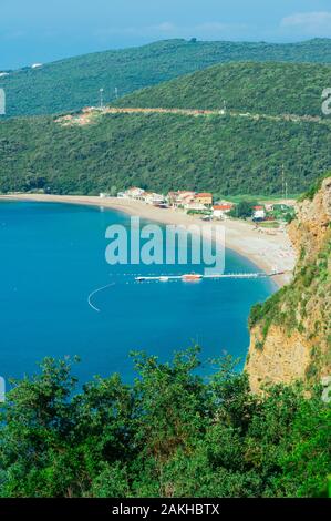 Jaz Beach in der Nähe von Budva an der Adria, Montenegro Stockfoto