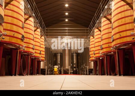 Inneneinrichtung der Weinkellerei Rioja Alavesa in Elciegoo Stockfoto