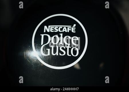 Valencia, Spanien - 4. Januar 2019: DolceGusto Kaffeemaschine von Nestcafé. Stockfoto