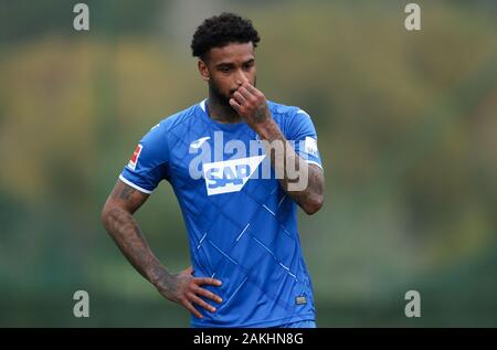 Marbella, Spanien. 09 Jan, 2020. Fußball: Bundesliga, Testspiel im Trainingslager La Quinta Fußballplätze, TSG 1899 Hoffenheim - ADO Den Haag. Jürgen Locadia aus Hoffenheim packt seine Nase. Credit: Friso Gentsch/dpa/Alamy leben Nachrichten Stockfoto