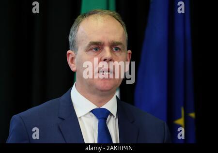 Minister für Bildung Joe McHugh während einer Pressekonferenz nach der Kabinettssitzung der Regierung auf die Behinderung an der Marino Institut für Bildung in Dublin. Stockfoto