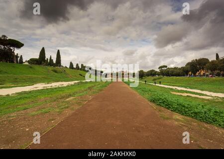 Weiter Blick auf den Circus Maximus in Rom, Italien Stockfoto