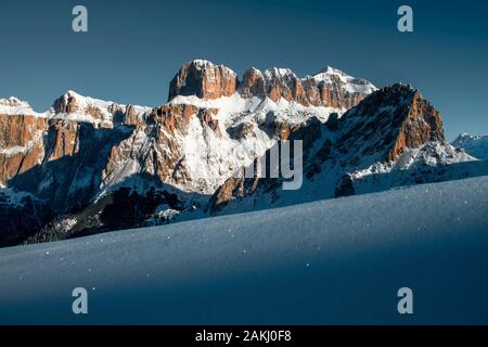 Dolomiten in frischem wintersnow Stockfoto