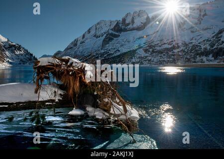 Marmolata, Passo Fedaia, Dolomiten in frischem wintersnow Stockfoto