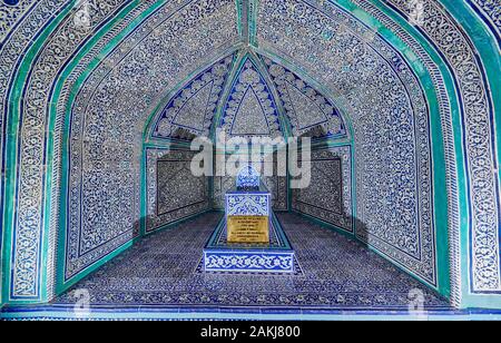 Innenraum mit blauen Kacheln verziert von pakhlavan Makhmoud Mausoleum, um diesem oder in der Nekropole des Khans von Chiwa, Itchan-Kala Stockfoto