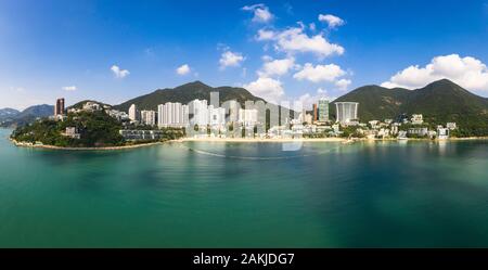 Antenne Panorama der Repusle Bay Beach auf Hong Kong Island an einem sonnigen Tag. Repulse Bay ist ein sehr beliebtes Flucht aus der großen Stadt Stockfoto