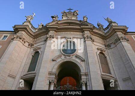 Außenseite der Basilika des Heiligen Kreuzes in Jerusalem, Rom, Italien Stockfoto