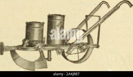 Jährliche Katalog: Maschinen, Dünger, Samen, etc. 1917. Superior One-Horse Modell Mais Bohrer, withor ohne Dünger Bei-Tachment, geeignet forfield oder Zucker, Mais, Erbsen, Bohnen usw. WithRunners oder Discs. Mit Dünger Anlage $ 12,50 Ohne Dünger Attachment 11.00 Hand Pflanzmaschinen für das Errichten und Re-Planting Mais, Bohnen, etc. Stockfoto