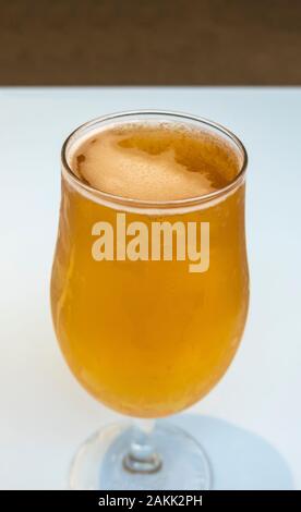 Ein kaltes Bier Glas Pilsener Stockfoto