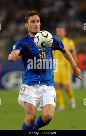 Hamburg Deutschland 06/30/06 der FIFA Fußball-Weltmeisterschaft Deutschland 2006, Italia - Ukraina: Francesco Totti während der Mach Stockfoto