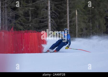 Team GB alpiner Skifahrer, Jack Cunningham (17) beim offiziellen Training des Super G bei den Jugend-Olympischen Spielen in Lausanne 2020 am 09. Januar 2020. Stockfoto