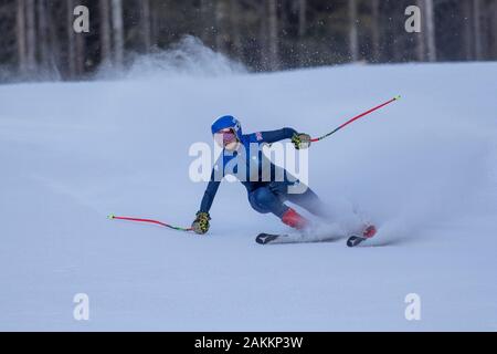 Team GB alpine Skierin, Sophie Foster (16) beim offiziellen Training des Super G bei den Jugend-Olympischen Spielen in Lausanne 2020 am 09. Januar 2020. Stockfoto