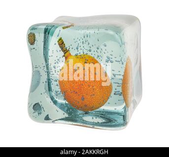 Grenadia in Eiswürfel gefroren, 3D-Rendering auf weißem Hintergrund Stockfoto