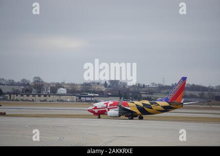 Southwest Airlines Boeing 737 Mit dem Flugzeug "Maryland One" Livery bei Der Ankunft am Mitchell International Airport in Milwaukee. Stockfoto