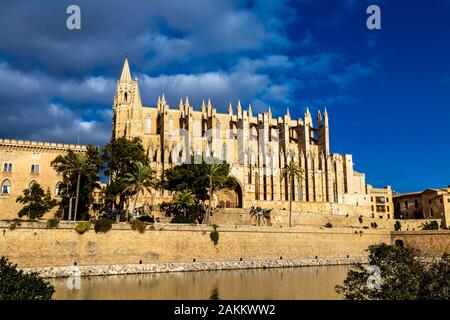 Fassade der Kathedrale von Palma, Palma, Mallorca, Spanien Stockfoto