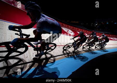 Bremen, Deutschland. 09 Jan, 2020. Radfahren: Bremer 6-Tage Rennen. Die Treiber werden ihre ersten Runden auf der 56 Bremer Sixdays tun. Credit: Sina Schuldt/dpa/Alamy leben Nachrichten Stockfoto