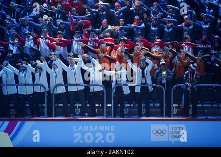 Lausanne. 9 Jan, 2020. Athleten reagieren während der Eröffnungszeremonie des 3. Winter Youth Olympic Games in der Vaudoise Arena in Lausanne in der Schweiz auf Jan. 9, 2020 statt. Credit: Wang Jianwei/Xinhua/Alamy leben Nachrichten Stockfoto