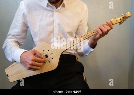 (Fanduri panduri) Close-up panduri ist eine traditionelle Georgische 3-string Zupfinstrument in allen Regionen des Östlichen Georgien Stockfoto